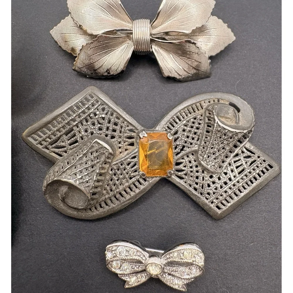 Vintage Lot of 4 Bow Ribbon Brooches Rhinestone Ora Unsigned Gold Silver Tone‎